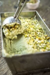 Equipos indispensables para la preparación de helados artesanales premium