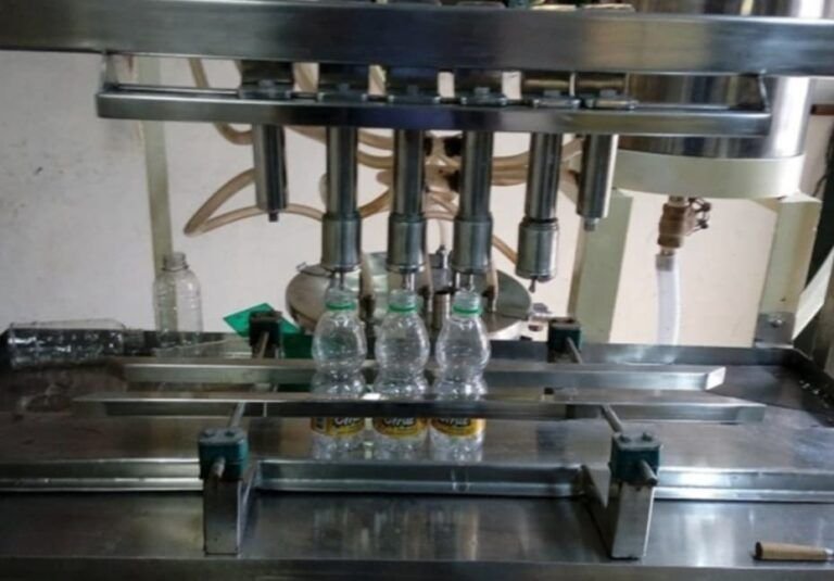 Llenadora de líquidos de alta precisión Proyeinver SAC